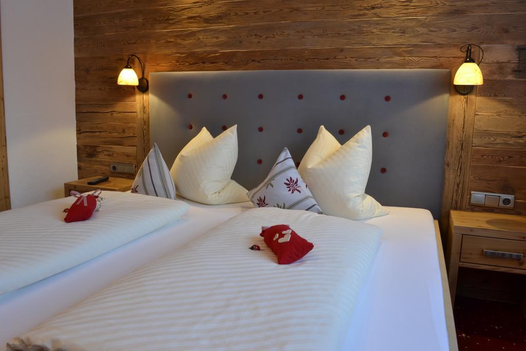Pension Alpenperle Holzgau Δωμάτιο φωτογραφία