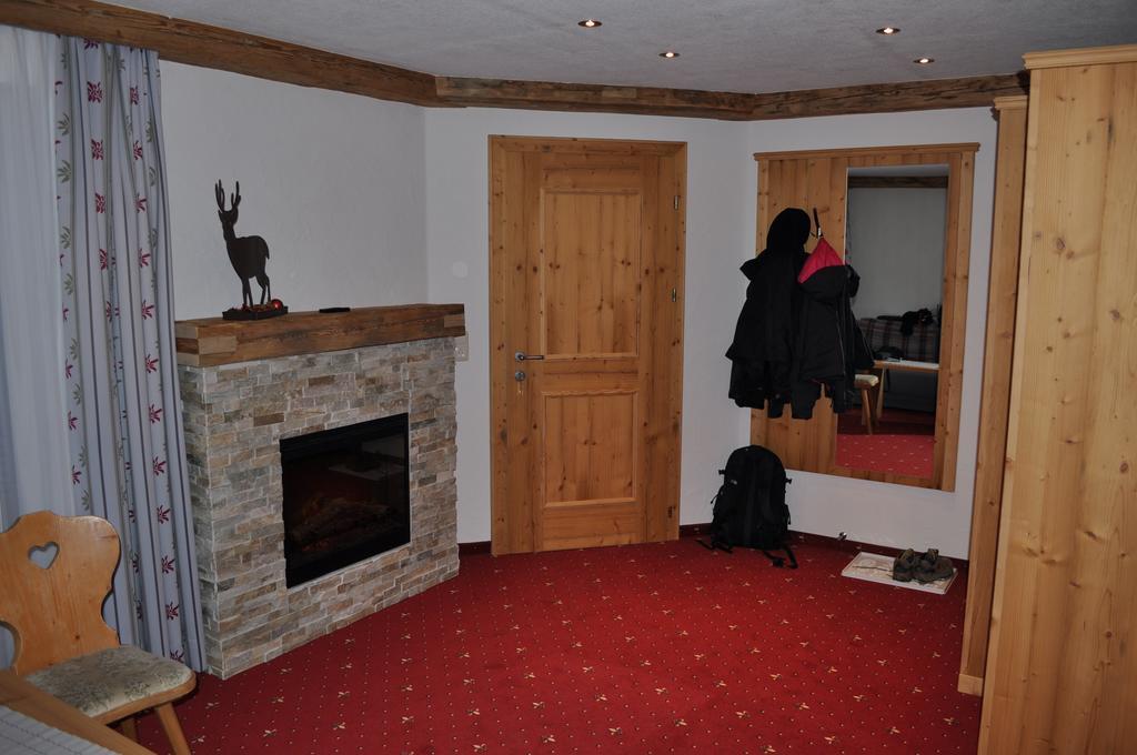 Pension Alpenperle Holzgau Εξωτερικό φωτογραφία