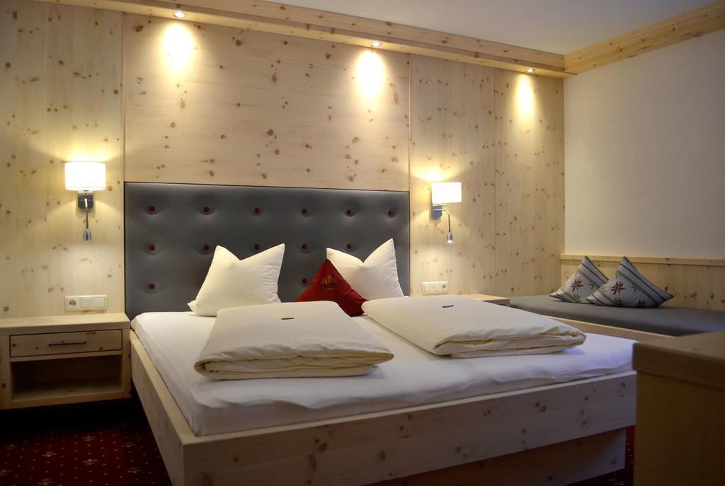 Pension Alpenperle Holzgau Εξωτερικό φωτογραφία