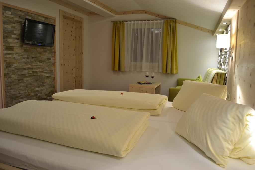 Pension Alpenperle Holzgau Εξωτερικό φωτογραφία