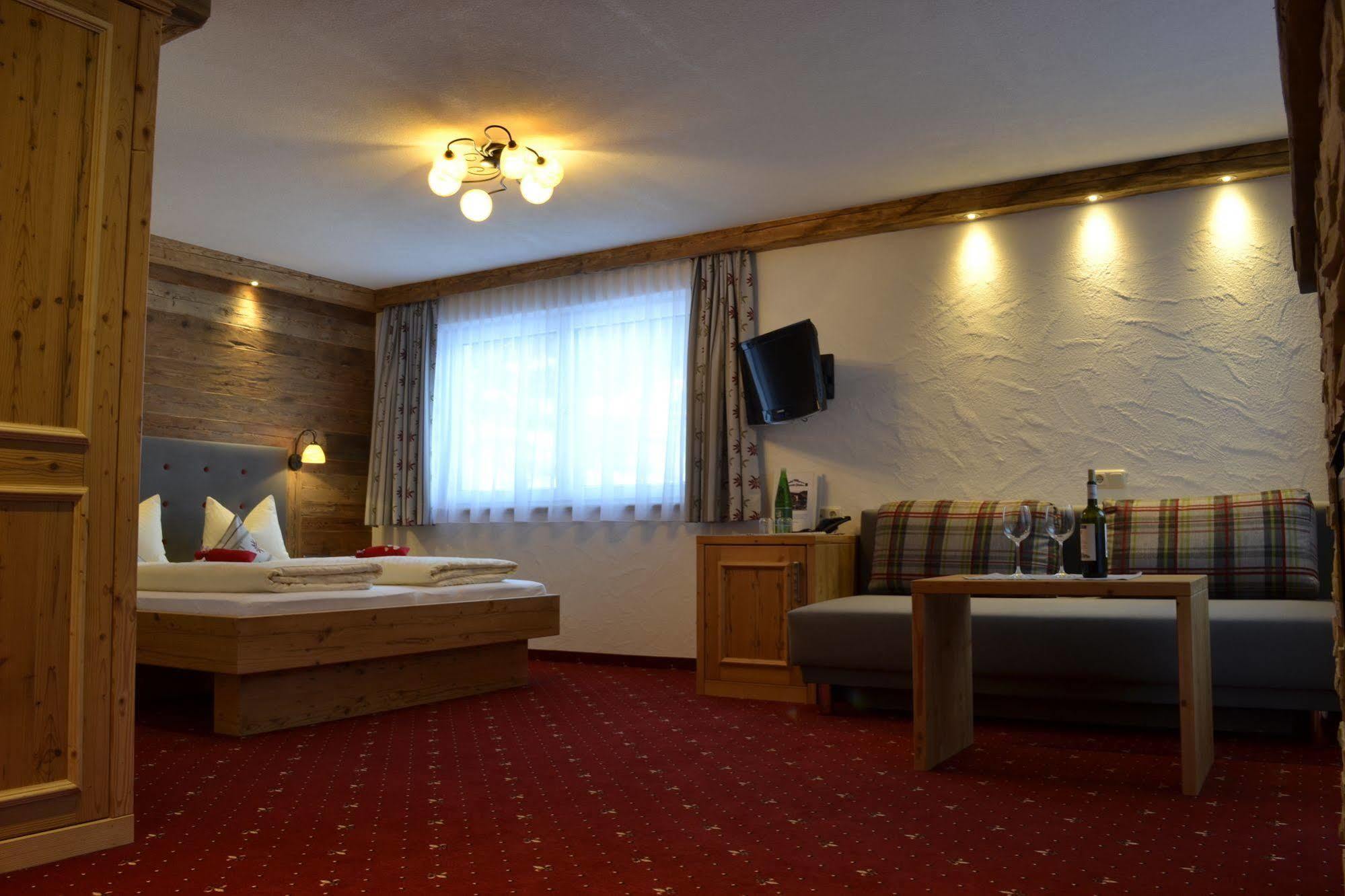 Pension Alpenperle Holzgau Εξωτερικό φωτογραφία